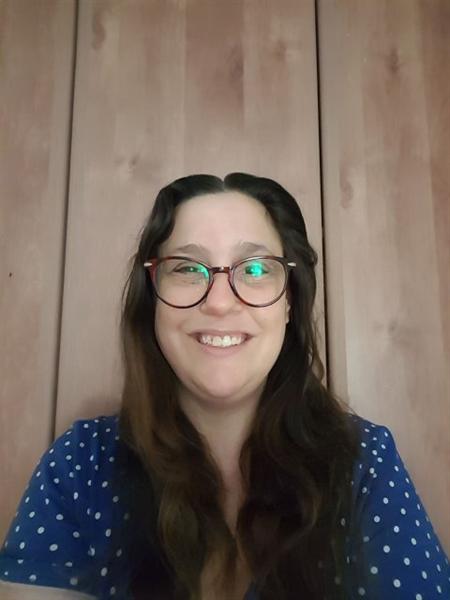 לוגו של לי רומי מעצבת גרפית