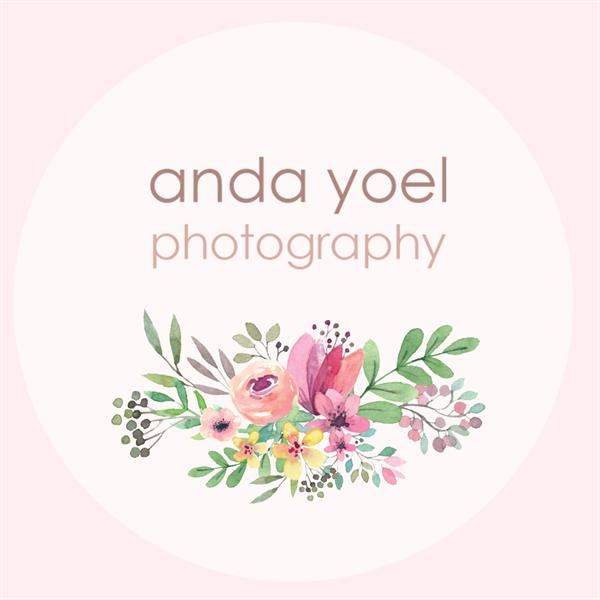 הלוגו של צילומי הריון, צילומי ניובורן, צילומי משפחה, צילומי דורות אנדה יואל