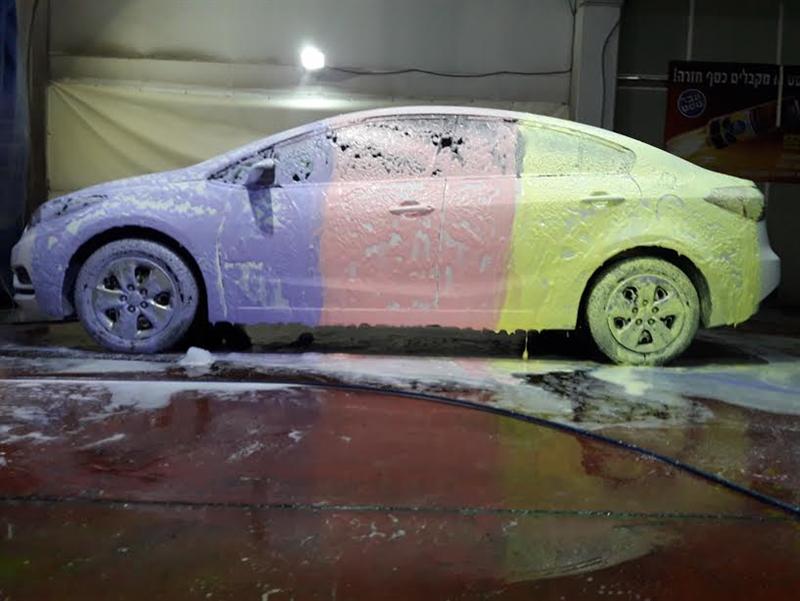 שמפו מקציף לרכב צבעוני 